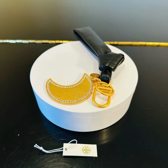 Tory Burch authentic luxury timeless NWT RARE iconic leather bow key fob